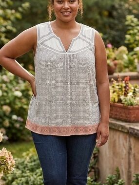 Flowy 1X bohemian patterned Elaine Rose sleeveless top soft viscose blend